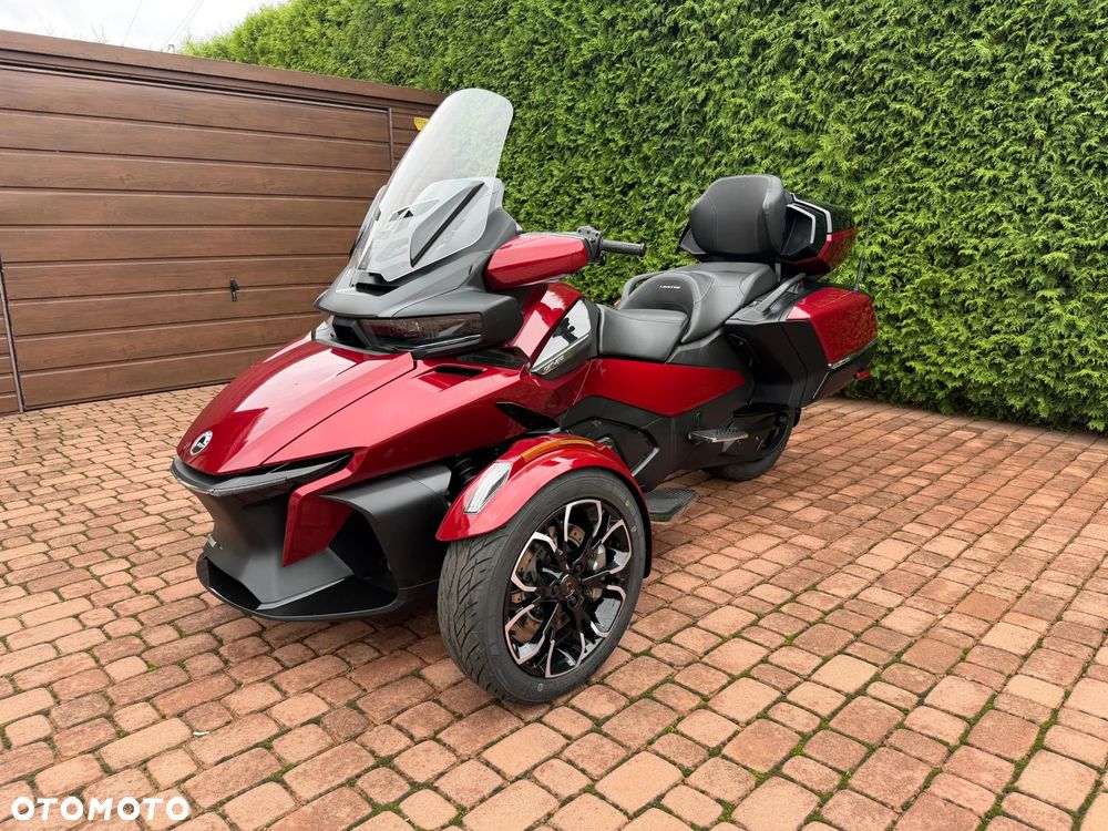 Can-Am Spyder - 1