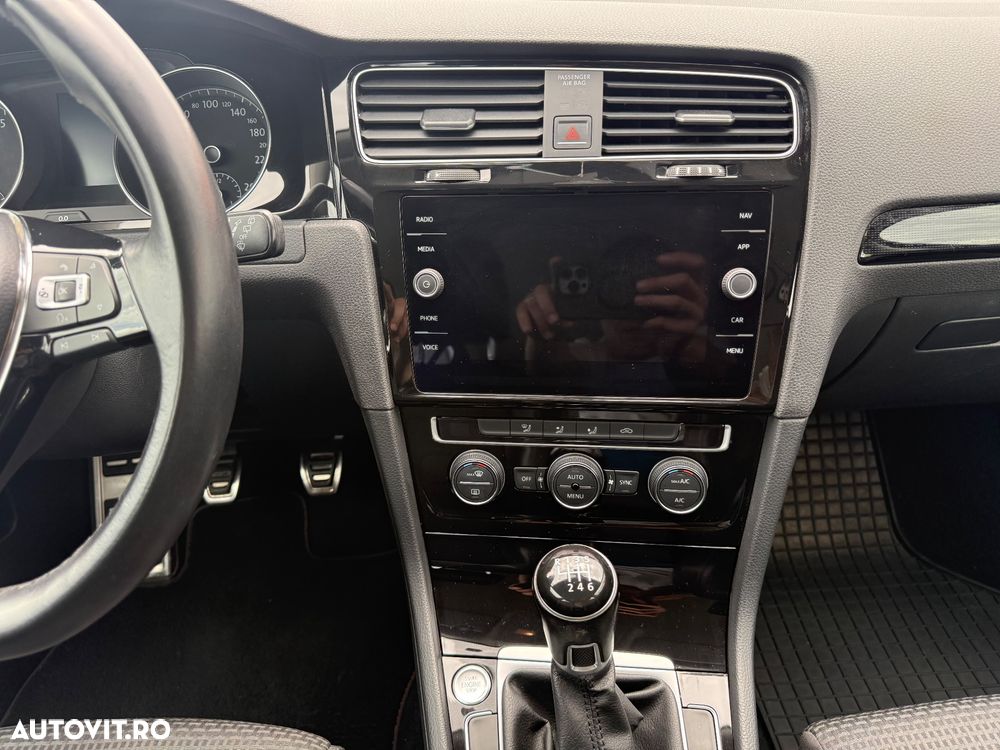 Volkswagen Golf 1.2 TSI BlueMotion Technology Allstar - 24