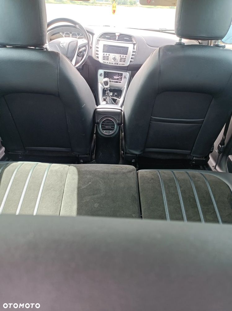 Lancia Delta 1.4 T-Jet 16v Oro - 14