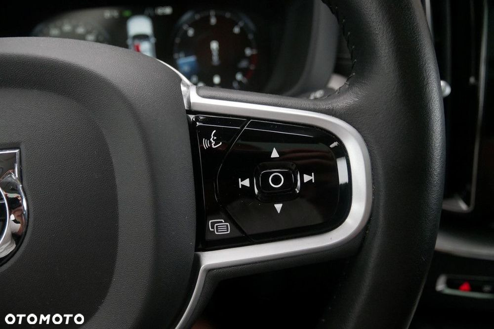 Volvo XC 60 - 30