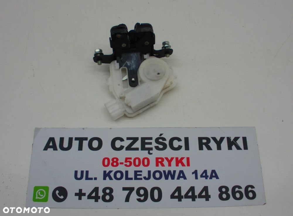 Toyota Yaris III Zamek Klapy Bagażnika - 1