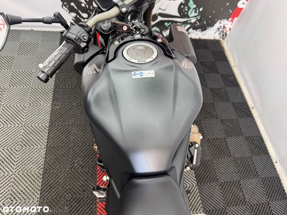 Honda CB - 21
