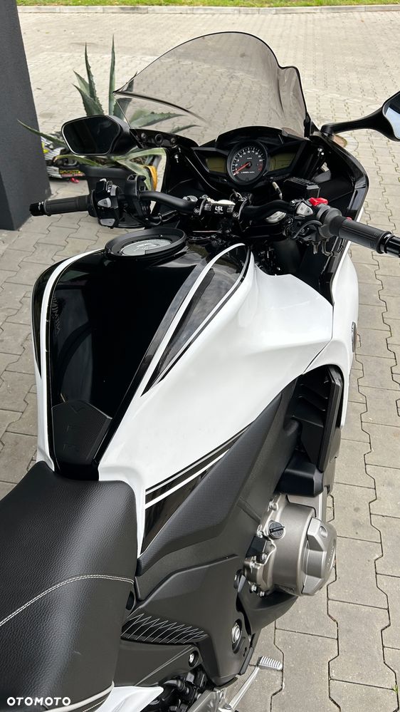 Honda VFR - 19