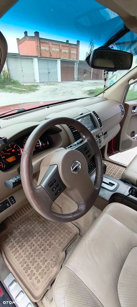 Nissan Pathfinder - 11