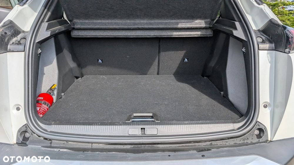 Peugeot 2008 PureTech 130 Allure S&S EAT8 - 10
