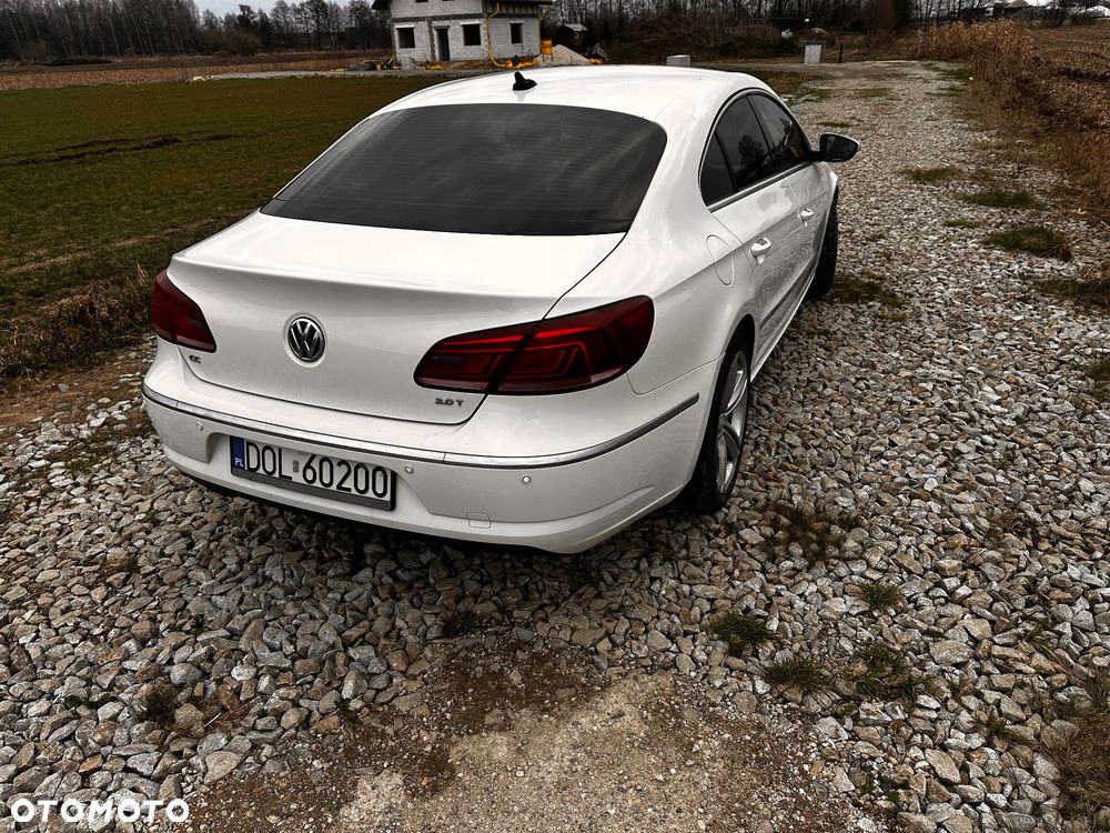 Volkswagen Passat - 12