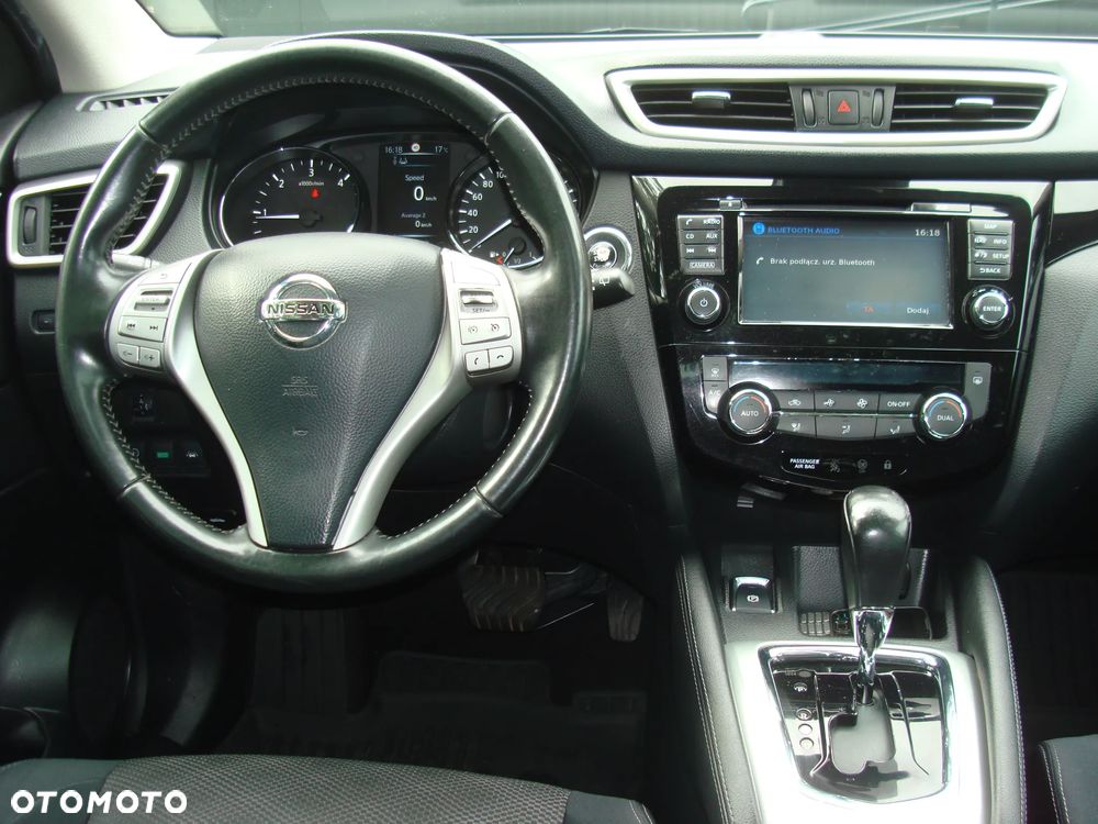 Nissan Qashqai 1.6 DCi Xtronic TEKNA - 11