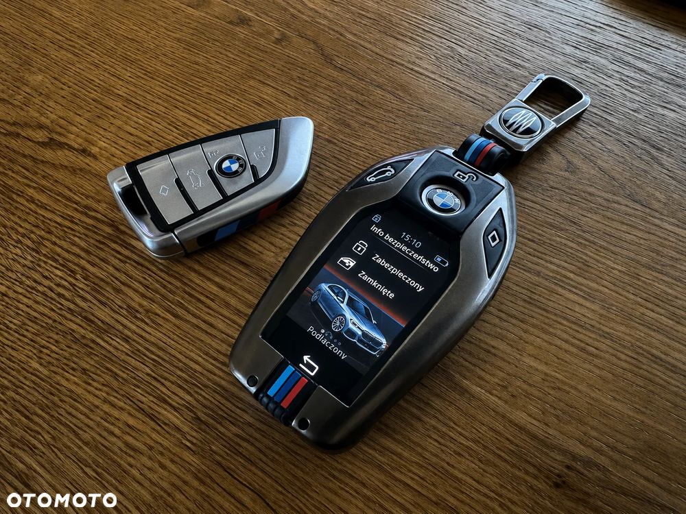 BMW Seria 7 750i xDrive sport - 29