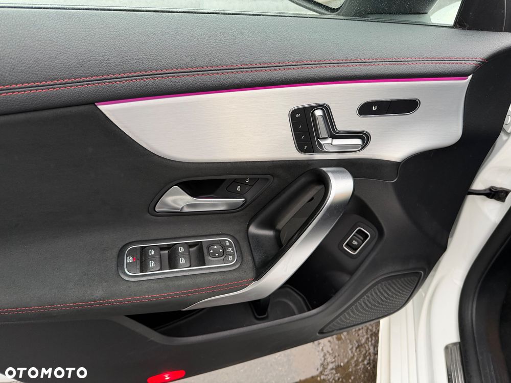 Mercedes-Benz CLA 200 AMG Line 7G-DCT - 16