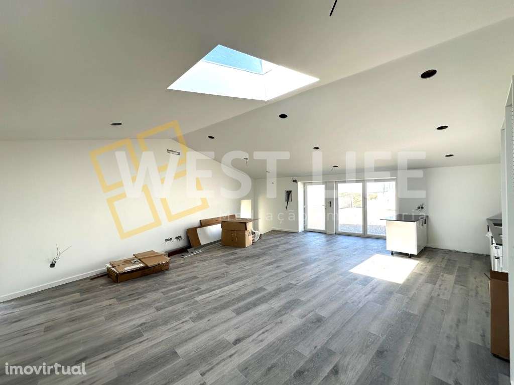 Moradia T3 Totalmente RENOVADA, com SUITE, agradável espaço exterio... - Grande imagem: 3/22