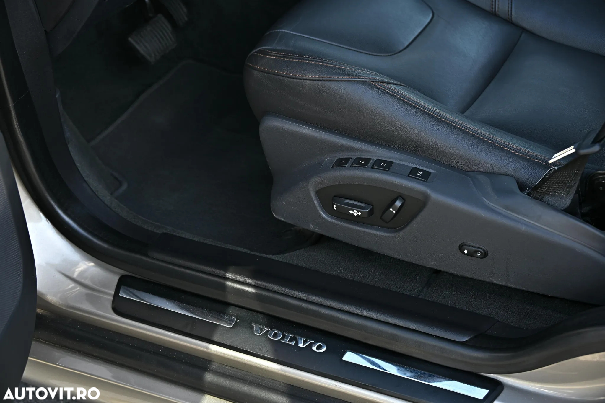 Volvo XC 60 D4 Geartronic Summum - 24