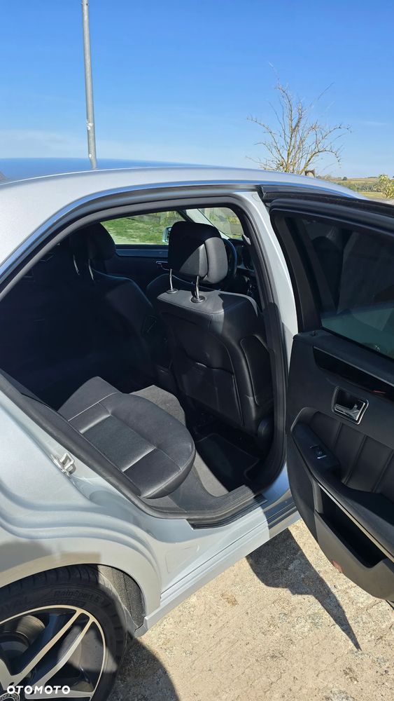Mercedes-Benz Klasa E 220 CDI BlueEff Avantgarde - 3