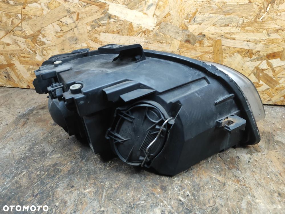 lampa przód lewa ZWYKŁA 8E0941003AJ / 0301219201 EUROPA kompletna do Audi A4 B7 04-08r - 3