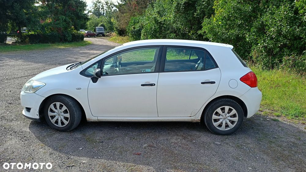 Toyota Auris 2009 photo 3