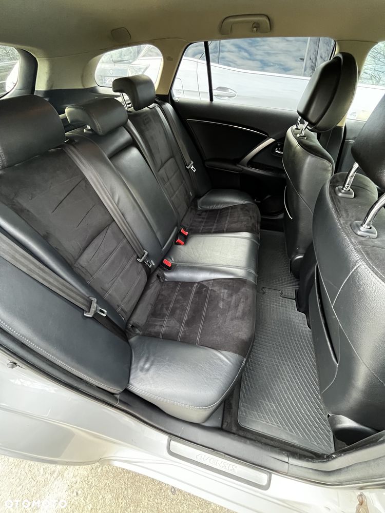 Toyota Avensis 2.0 Premium MS - 10