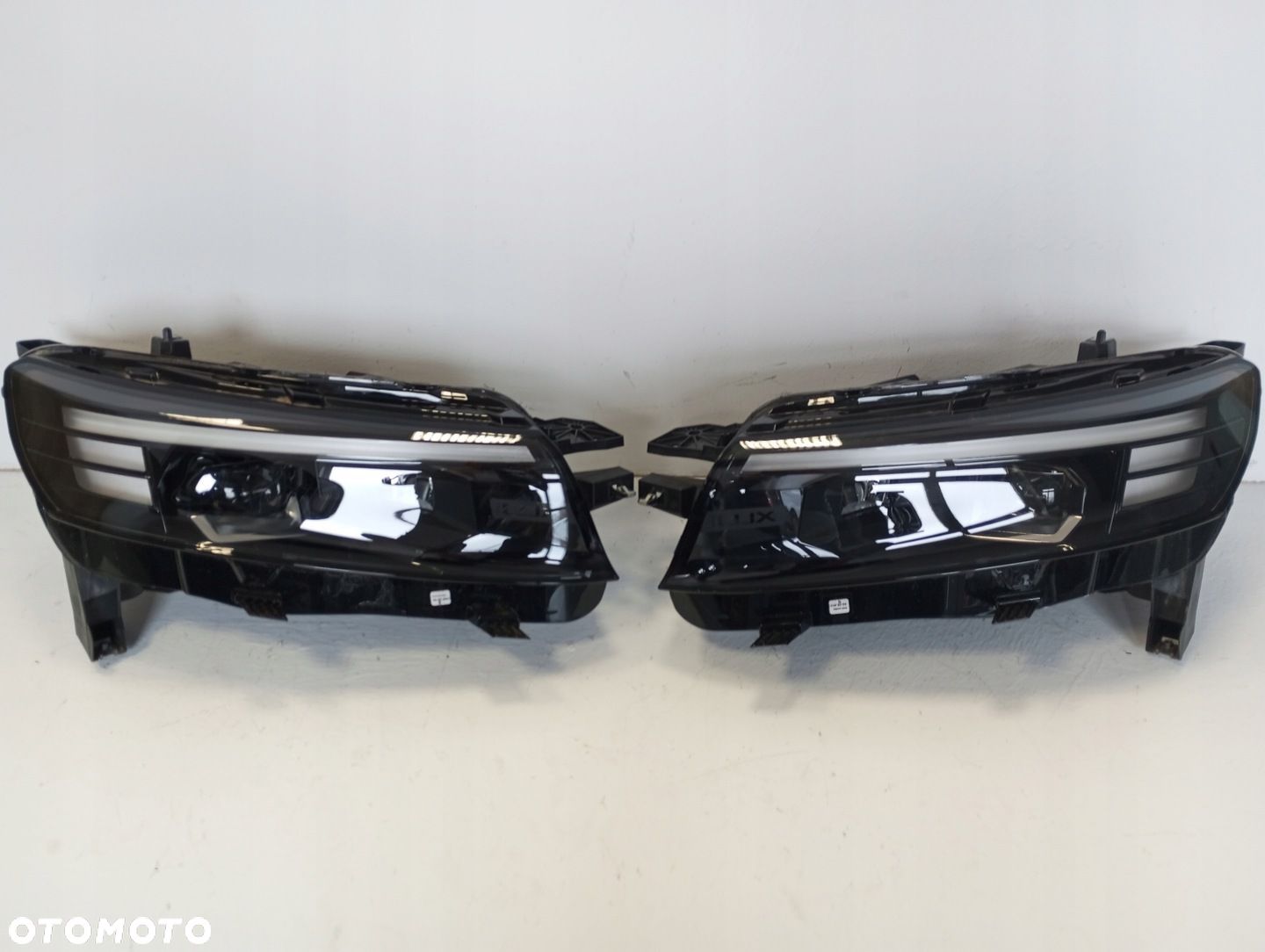 LAMPA LAMPY MATRIX LUX OPEL COMBO 24R 9852795980 9852840480 - 1