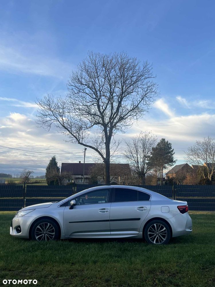Toyota Avensis - 2