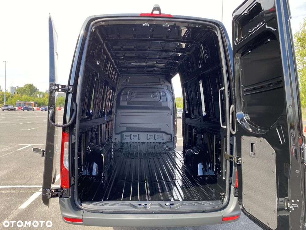Mercedes-Benz Sprinter - 20