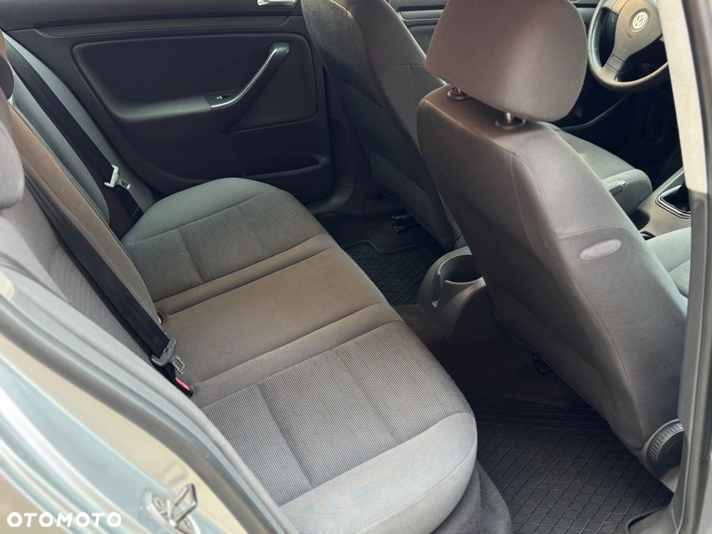 Volkswagen Golf 1.6 Comfortline - 13