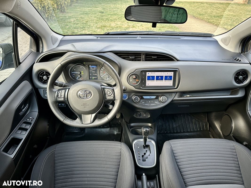 Toyota Yaris 1.5 VVT-i HSD Bi-Tone B&B (Albastru&Negru) - 6