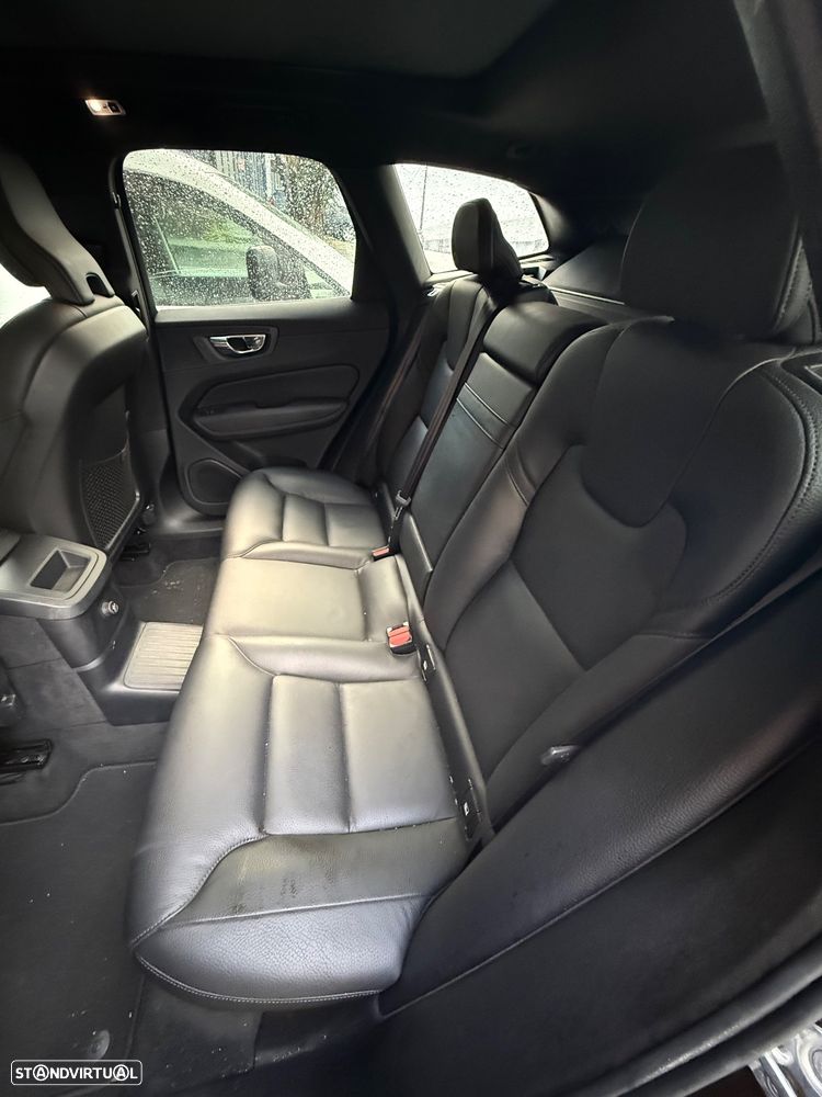 Volvo XC 60 2.0 T8 PHEV R-Design AWD - 19