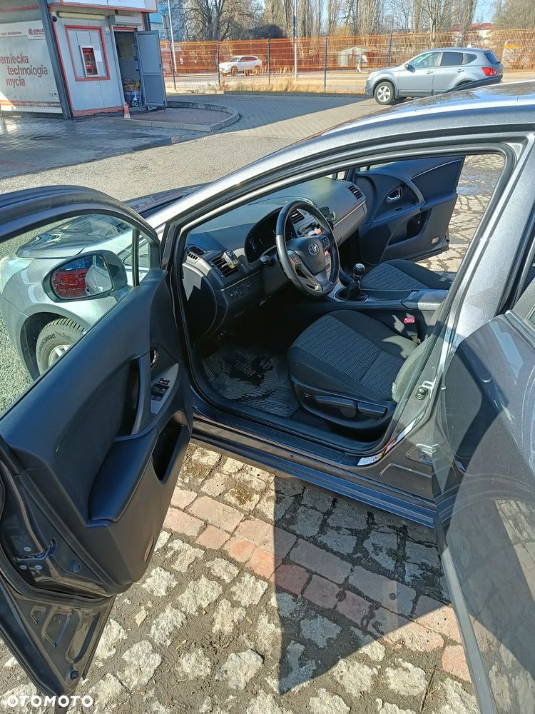 Toyota Avensis 1.8 Luna - 4