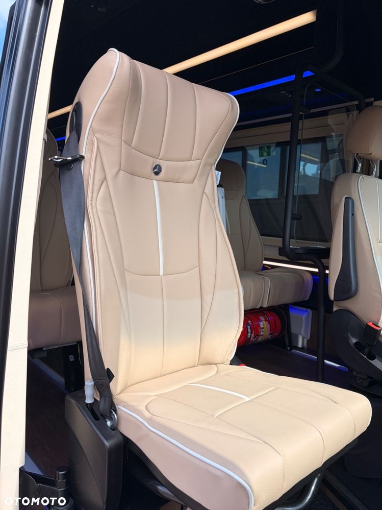 Mercedes-Benz Sprinter 519 - 14