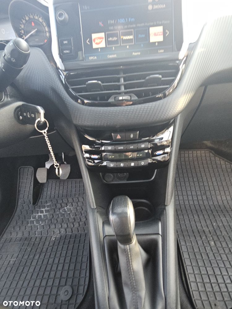 Peugeot 208 1.2 PureTech Allure S&S - 15