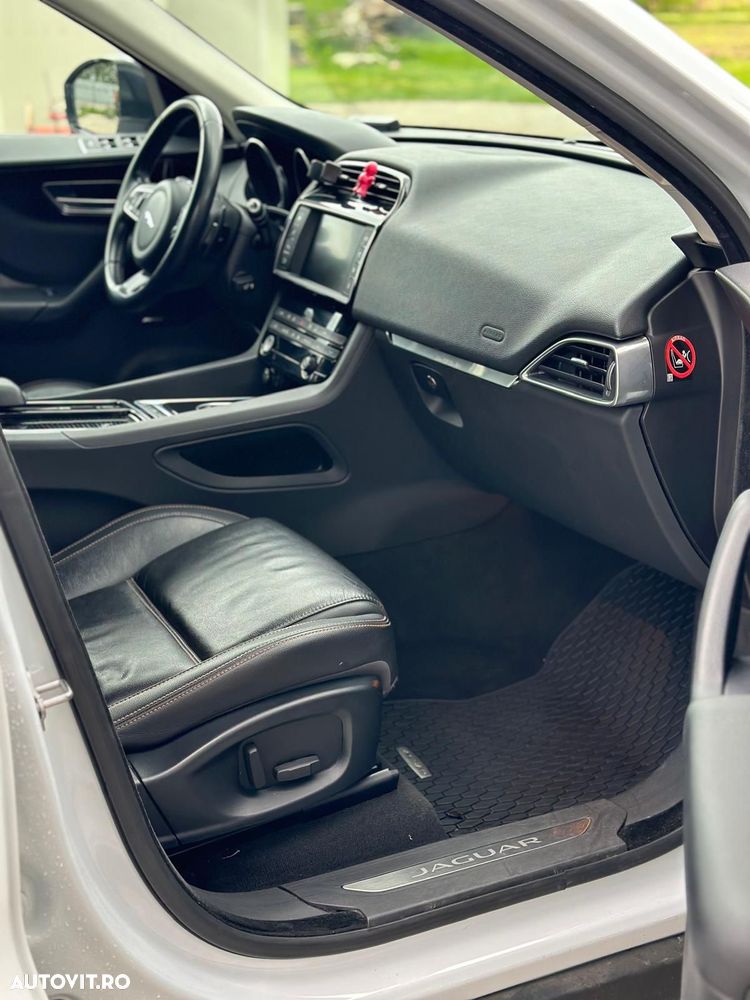 Jaguar F-Pace - 10