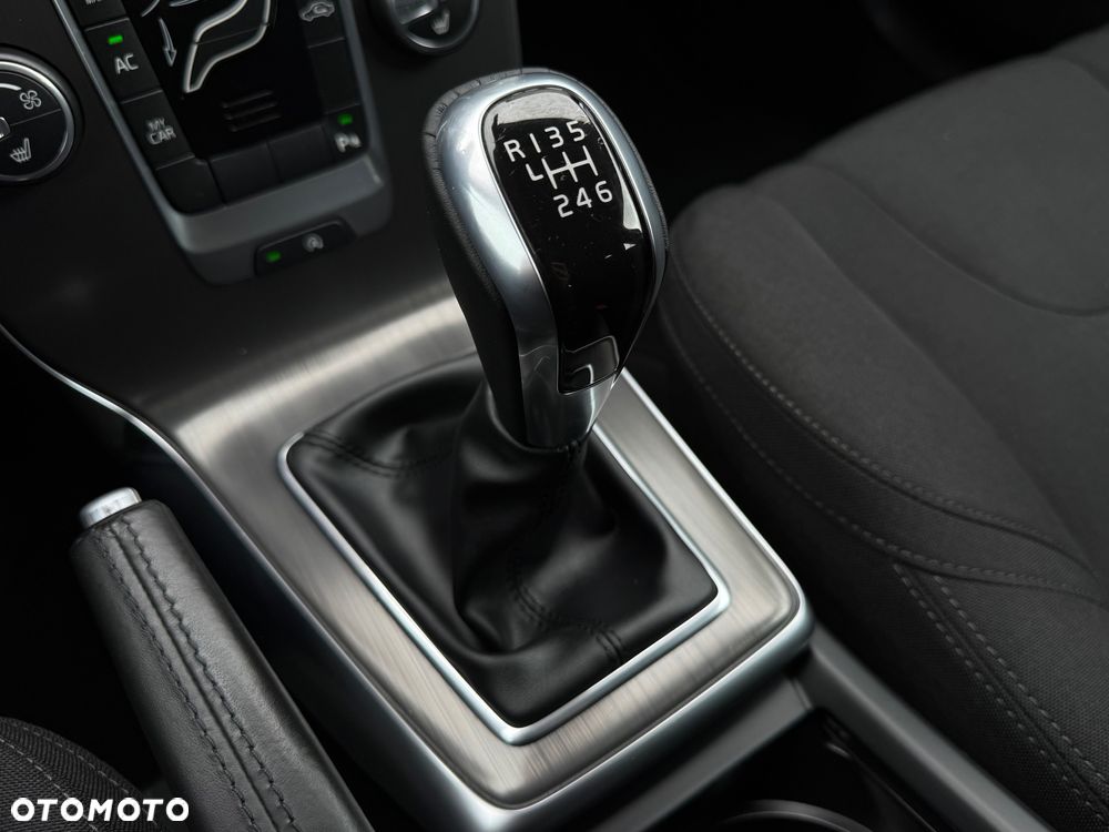 Volvo V40 T2 You - 20