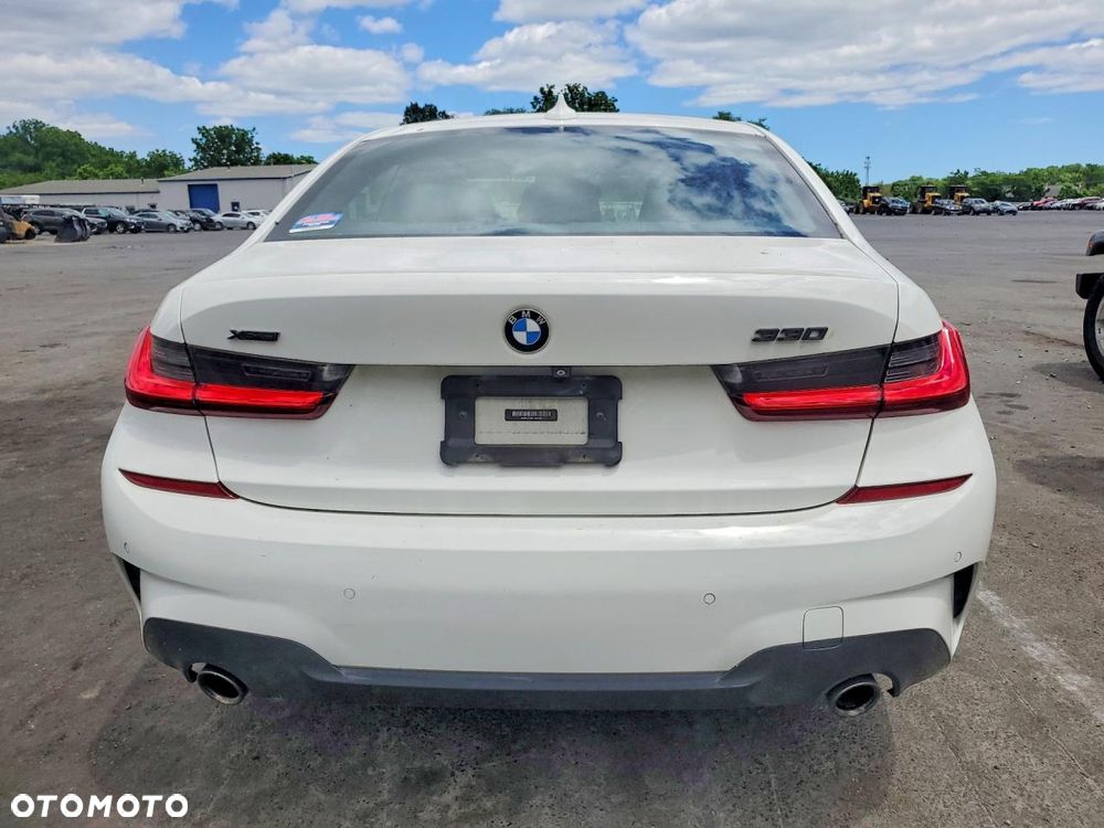 BMW Seria 3 330i xDrive M Sport - 3