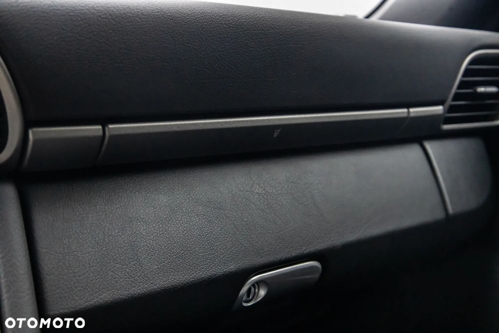 Porsche 911 Carrera Tiptronic S - 26