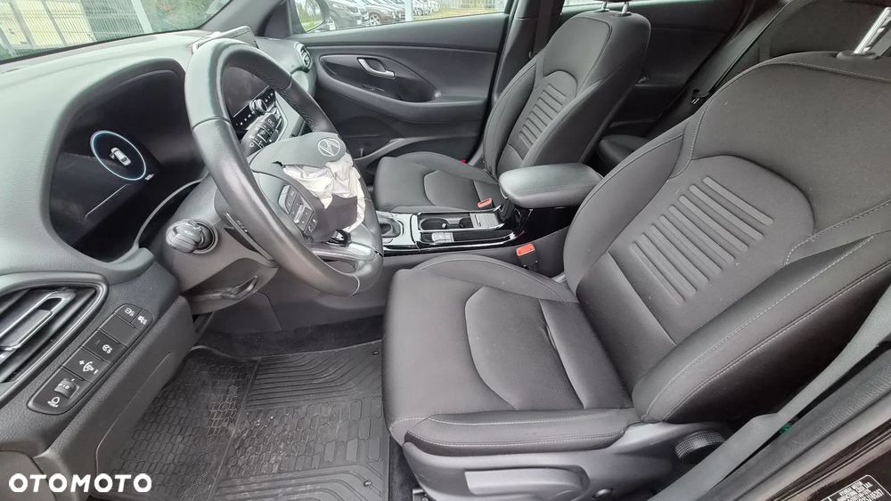 Hyundai i30 1.5 T-GDI 48V Executive DCT - 10