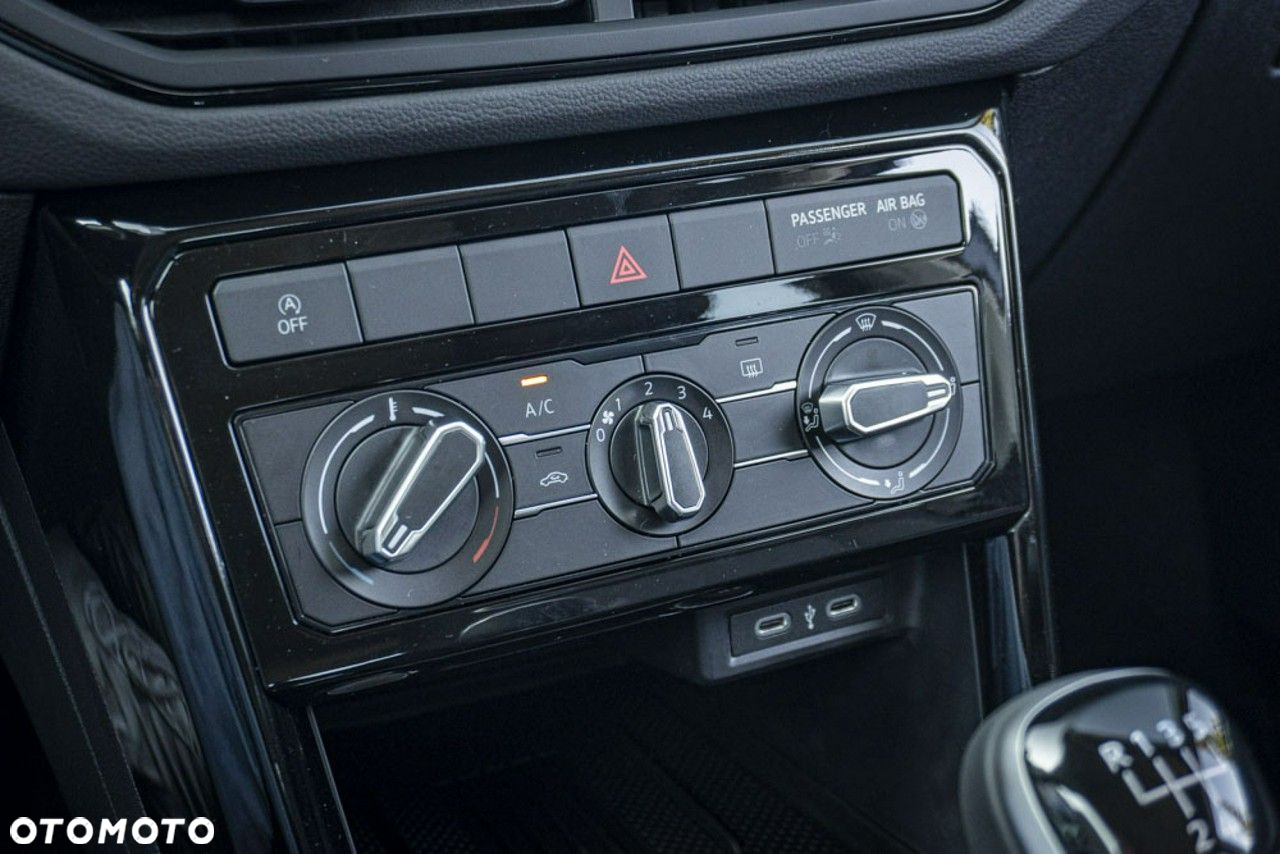 Volkswagen T-Cross - 21