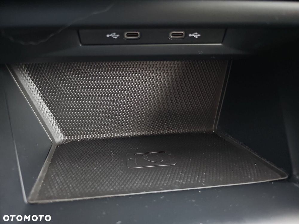 Volkswagen Golf - 34
