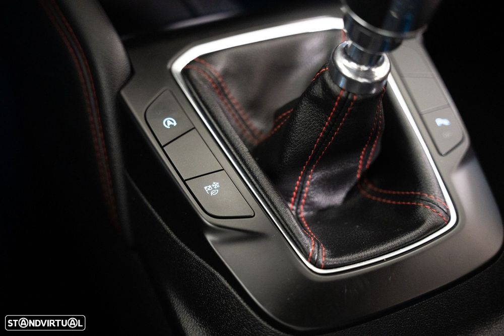 Ford Kuga 1.5 EcoBoost ST-Line - 9