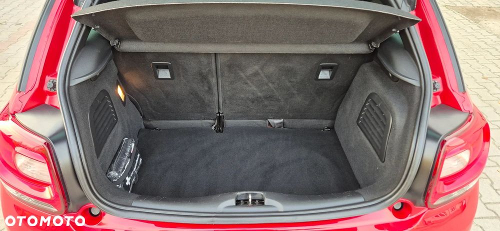 Citroën DS3 1.6 HDi SoChic - 12