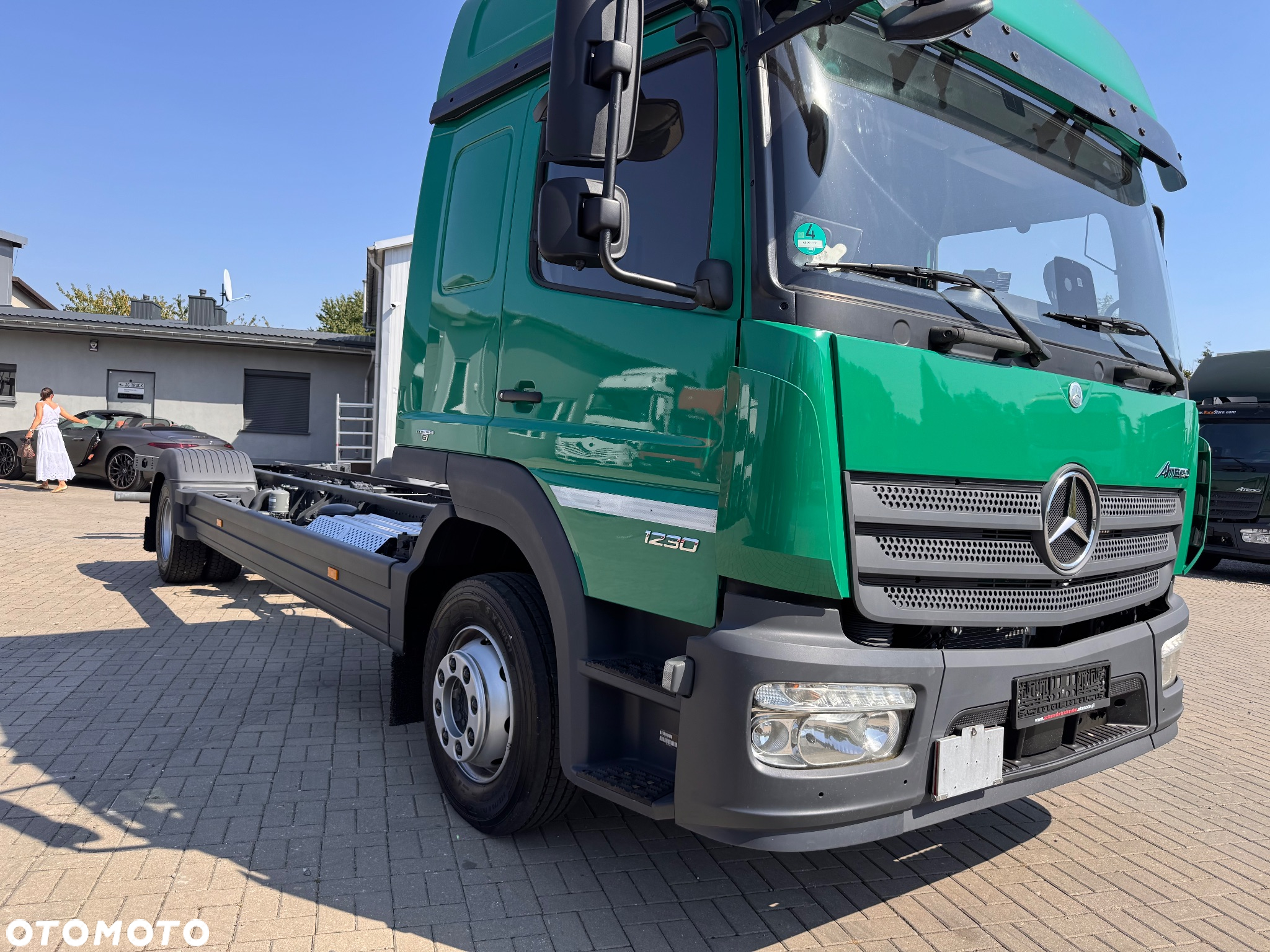 Mercedes-Benz - 3