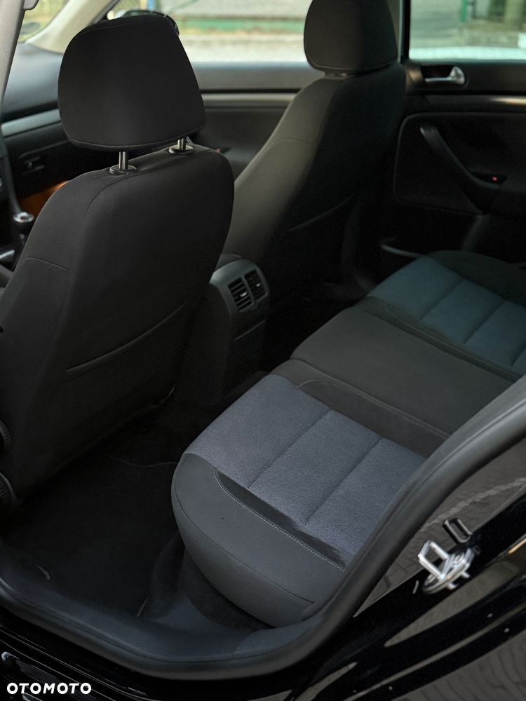 Volkswagen Golf 1.6 TDI DPF Style - 11