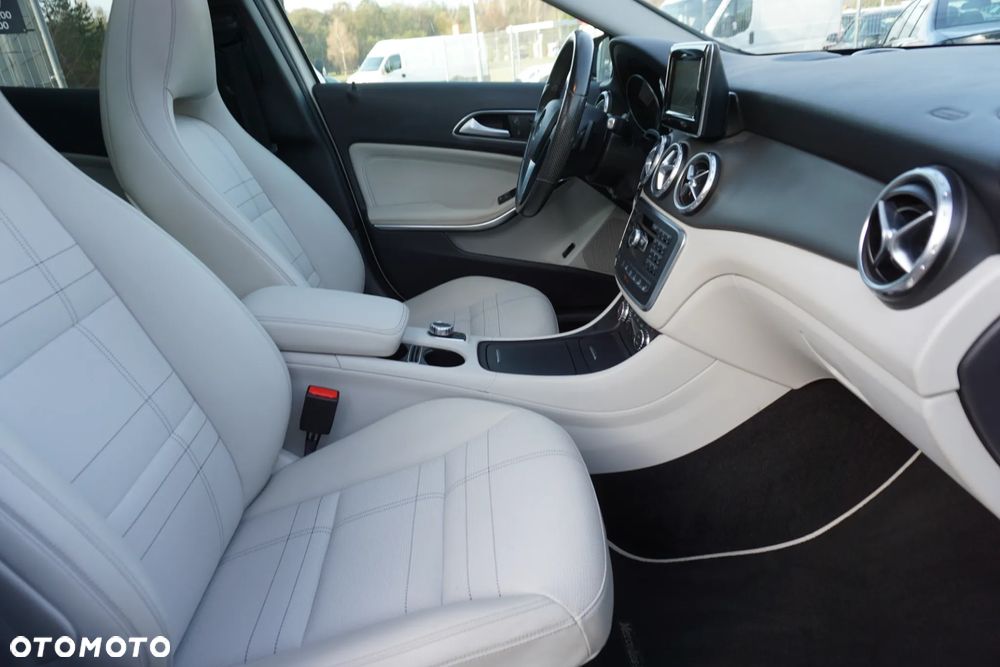 Mercedes-Benz GLA 250 4-Matic - 21