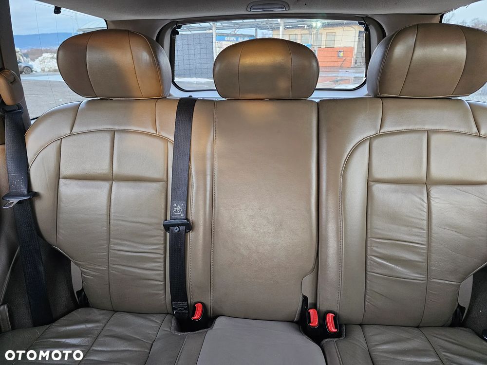 Jeep Grand Cherokee - 32