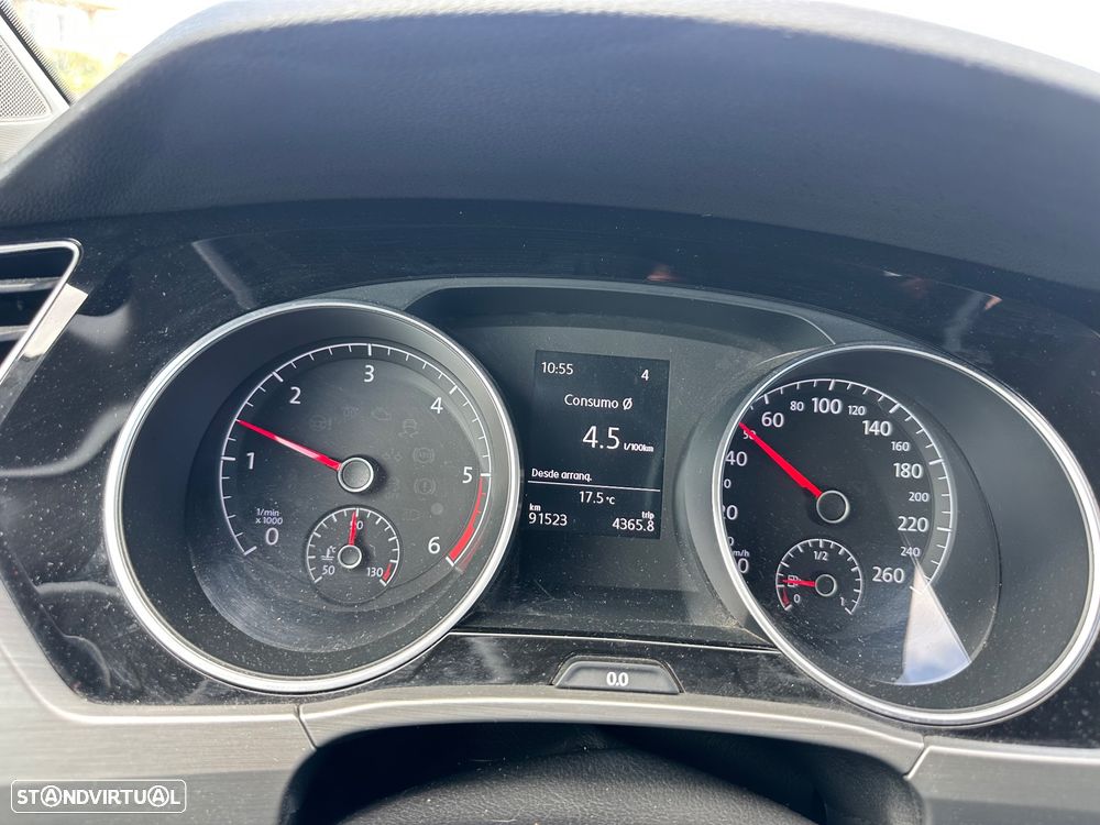 VW Touran 1.6 TDI Confortline - 11