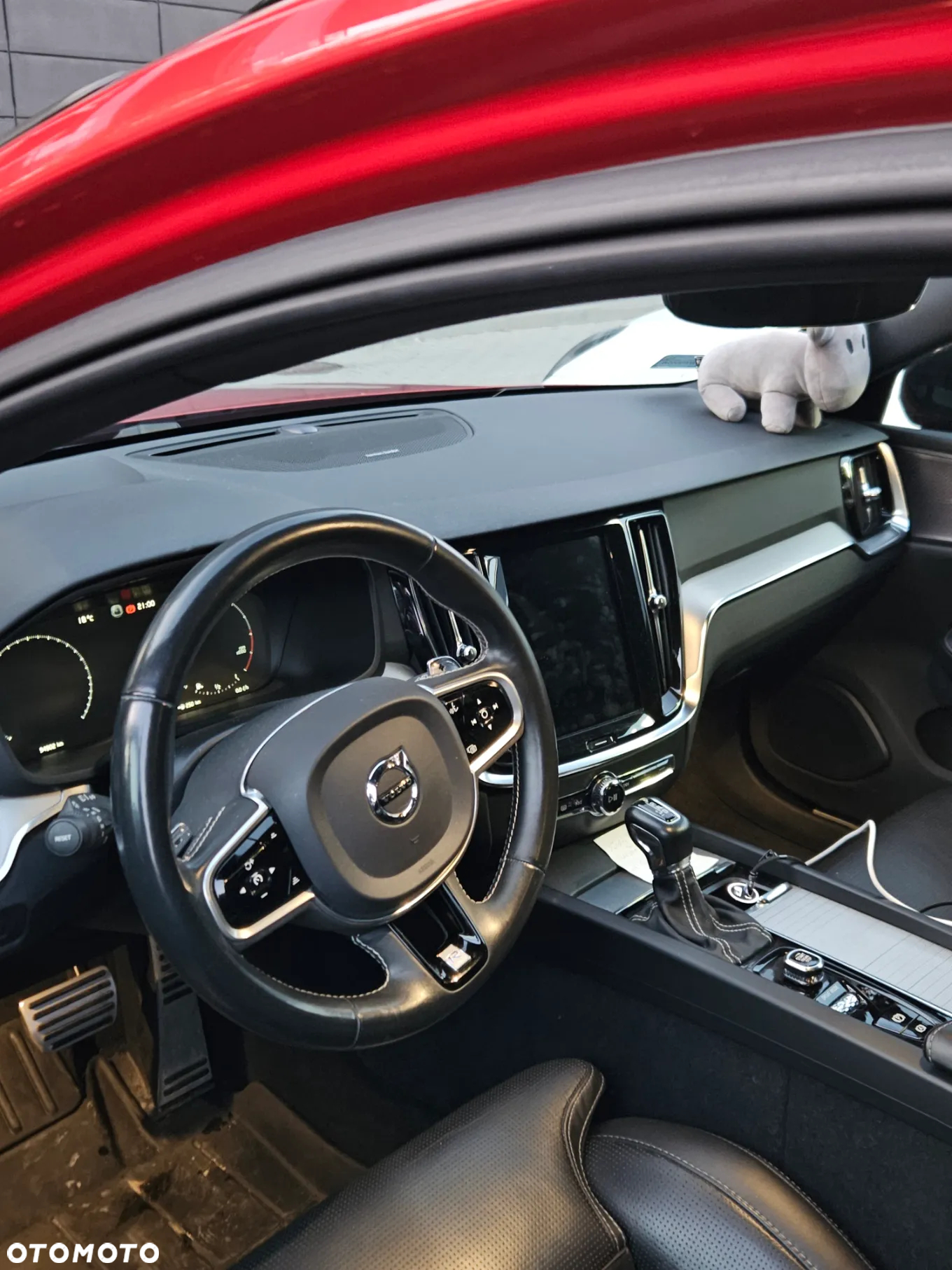 Volvo V60 D4 AWD R-Design - 9