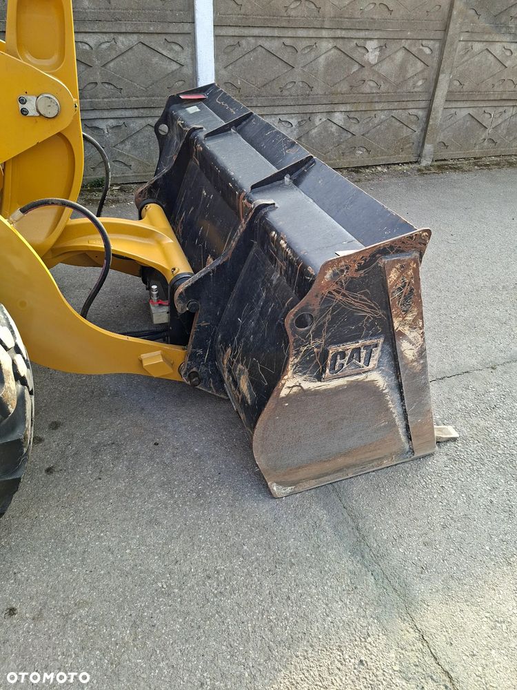 Caterpillar CAT 906 M - 30