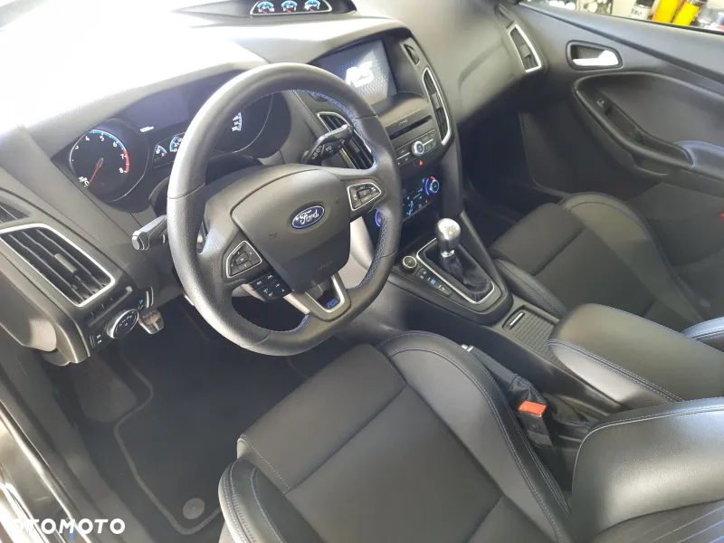 Ford Focus 2.3 EcoBoost RS - 9