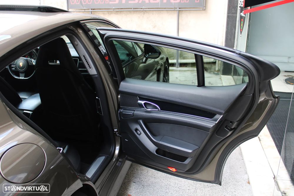 Porsche Panamera 3.0 V6 - 27