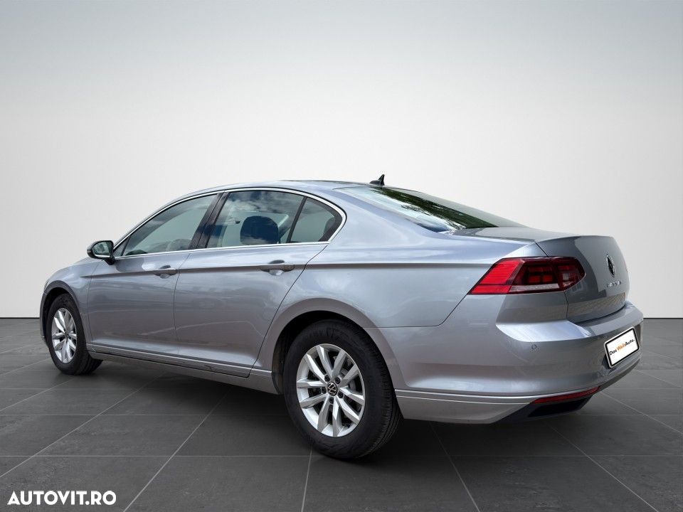 Volkswagen Passat - 8