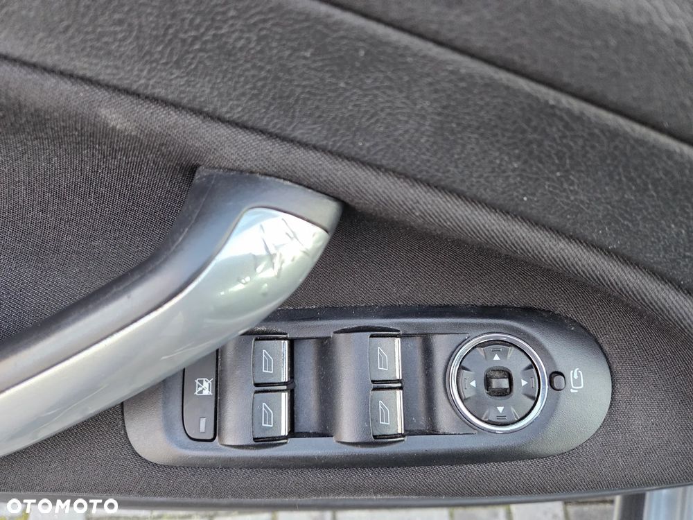 Ford Mondeo 2.0 TDCi Titanium S - 19