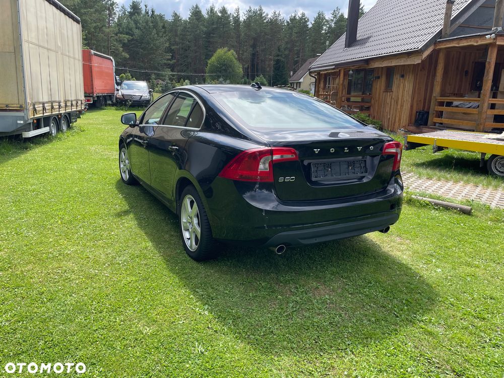 Volvo S60 D5 AWD - 4