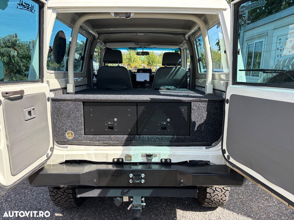 Toyota Land Cruiser - 33